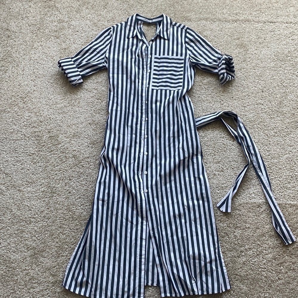Black & White stripe button top - Size: X-small